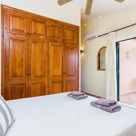 Cala Galdana Sleeps 6 Pool Air Con Wifi