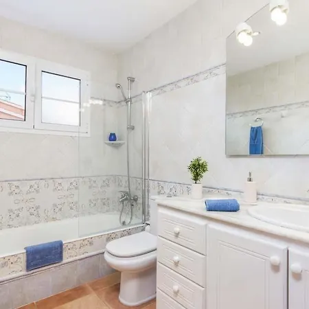 Cala Galdana Sleeps 6 Pool Air Con Wifi Villa