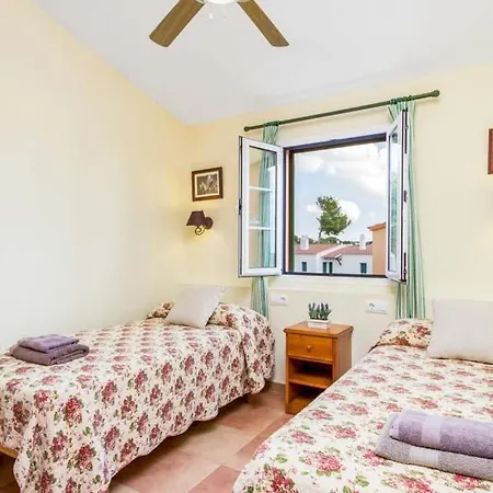 Cala Galdana Sleeps 6 Pool Air Con Wifi Вилла